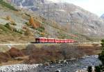 RhB - Regionalzug 1650 von Tirano nach St.Moritz am 13.10.2008 zwischen Bernina Suot und Morteratsch mit Triebwagen ABe 4/4 III 53 - ABe 4/4 III 52 - BD - AB - B - B - B - B - Rw - Rw
