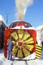 X rot d 9213 DAMPFSCHNEESCHLEUDER am 08.02.1997 in Ospizio Bernina - Baujahr 1911 - SLM - 63,5t Dienstgewicht - LP 13,67m - V = 35km/h - Schleudern mit 12km/h - Trichterbreite von 3,80 bis 3,25m