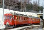RhB Extrazugvorbereitung 3417 von Pontresina nach Ospizio Bernina am 21.02.1998 in Pontresina mit den Oldtimer-Triebwagen ABe 4/4I 31 - ABe 4/4 34. Hinweis: Triebwagen 34 noch in rot!
