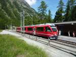 Endstation Morteratsch: Da in der Nacht zuvor einige starke Regenflle Murgnge ausgelst war die Bahnstrecke und die Strae mit bis zu 1.70 m Gerll bedeckt und die Zge aus St.