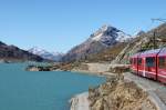 Auf ber 2000 m..M.Regio nach St.Moritz am Berninapass beim Lago Bianco.