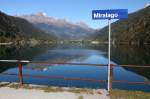 Blick aus dem Regio nach St.Moritz an der Station Miralago(965 m..M.)auf den Lago di Poschiavo(Stausee)14.10.11