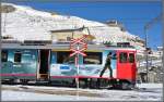 Ein paar Bilder von der Alp Grm. BerninaExpress R1625 mit ABe 4/4 III 55  Diavolezza  und 51  Poschiavo . Blick hoch zum Rest. Belvedere. (08.12.2011)