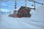R4609 als erster Zug aus Norden erreicht Ospizio Bernina 2253m.