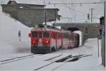 R1636 mit ABe 4/4 III 53  Tirano  in Ospizio Bernina.