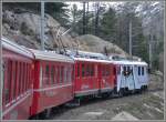 Regionalzug 1617 zwischen Morteratsch und Bernina Suot.