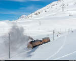 RhB Dampfschneeschleuderfahrt am 28. Januar 2018. <br>
Xrotd 9213 und Ge 4/4 182 kehren nach der zweiten Schleuderdemo zurück nach Ospizio Bernina.