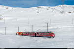 RhB Dampfschneeschleuderfahrt am 28. Januar 2018. <br>
Die dritte Schleuderdemo - diesmal in Richtung Alp Grüm. Vorab fahren die ABe 4/4 II 47 und 46 mit dem Schneeräumer Xk 9132, mit dem zur Verbreiterung des Schneekanals von der Seite her Schnee auf die Gleise gezogen wird.