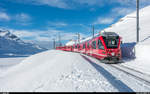 Allegra 3507 am 28. Januar 2018 mit einem Regio St. Moritz - Tirano kurz nach Verlassen des Bahnhofs Ospizio Bernina.