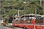 Die Ge 2/2 181 macht sich bereit die Wagen des BEX973 zu rangieren. Im Hintergrund erkennt man die Kirche Madonna die Tirano und darüber das Santuario della Beata vergine die Tirano. (15.08.2018)