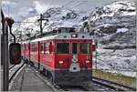 In Bernina Lagalb kreuzt uns R1636 mit ABe 4/4 III 51  Poschiavo  und 54  Hakone  nach St.Moritz. (09.06.2020)