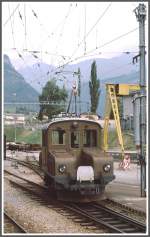 Ge 2/2 162 im Freiverlad in Poschiavo. (Archiv 08/84)