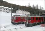 Auf diesem Bild erkennt man gut die Unterschiede zwischen den  ABe 4/4 II 42 und dem ABe 4/4 III 54, hier in Pontresina. (15.11.2007)