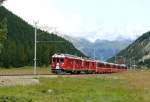 RhB - Bernina-Express 971 von St.Moritz nach Tirano am 17.08.2008 zwischen Surovas und Morteratsch mit Triebwagen ABe 4/4 II 46 - ABe 4/4 III 56 - Api 1301 - Api 1304 - Bps 2515 - Bp 2524 - Bp 2521 -