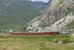 RhB - Bernina-Express 973 von St.Moritz nach Tirano am 17.08.2008 kurz nach Bernina Lagalb mit Triebwagen ABe 4/4 IIII 51 - ABe 4/4 III 55 - Ap 1293 - Api 1306 - Bps 2513 - Bp 2503 - Bp 2523 - Bp 2522