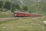 Den dritten Bernina Express in Serie zieht der ABe 4/4 II 47 mit dem ABe 4/4 II 48 Richtung Ospizio Bernina.