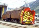 X rot d 9213 DAMPFSCHNEESCHLEUDER am 31.08.1996 in Pontresina - Baujahr 1911 - SLM - 63,5t Dienstgewicht - LP 13,67m - V = 35km/h - Schleudern mit 12km/h - Trichterbreite von 3,80 bis 3,25m