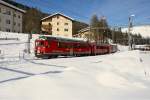 Am 27.2.10 verlsst ein Regionalzug mit dem ABe 4/4 II 48 an der Spitze Pontresina.