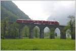 ABe 8/12 3501  Willem Jan Holsboer  fhrt ber das Kreisviadukt von Brusio talwrts. (08.05.2010)