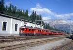RhB Schnellzug BERNINA-EXPRESS F 417 von St.Moritz nach Tirano am 01.09.1993 Einfahrt Pontresina mit Triebwagen ABe 4/4III 54 - B 2434 - A 1262 - B 2467 - B 2312 - B 2468.