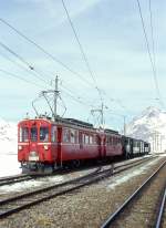 RhB Foto-Dampfzug fr GRAUBNDEN TOURS 3417 von Pontresina nach Ospizio Bernina am 21.02.1998 in Ospizio Bernina mit Oldtimer-Triebwagenvorspann ABe 4/4I 31 - ABe 4/4I 34 und mit Dampflok G 3/4 1 - B