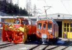 RhB BERGEZUG 9437 von Pontresina nach Unfallstelle Montebello am 06.03.1996 in Pontresina mit BERGE-Triebwagen Xe 4/4 9920. Hinweis: Vorbereitung eines Bergezuges wegen soeben eingegangener Meldung einer Zugentgleisung. Zufllig kam ich kurz vorher mit dem Zug in Pontresina an und war auf Fotopirsch.
