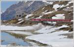 Ein weiterer ABe 8/12 ist mit dem R1644 nach St.Moritz unterwegs und erreicht in Krze Ospizio Bernina 2253m /M. (15.05.2012)