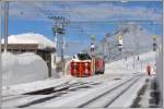 Xrot 65403 mit Gem 4/4 802 in Ospizio Bernina. (21.02.2014)