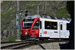 R1613 mit ABe 8/12 3512 nach Tirano beim Halt in Alp Grüm.