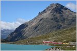 R1656 mit Allegra ABe 8/12 3513 bei Ospizio Bernina 2253m mit dem Piz Albris 3165m. (06.09.2016)