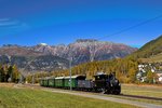 Die Ge 3/4 11  Heidi  fährt mit ihrem Bahnoldtimerwochende Sonderzug kurz vor ihrem Ziel Pontresina.Bild vom 16.10.2016