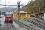 R1648 mit ABe 8/12 3506 nach St.Moritz wartet in Poschiavo auf den Bernina EXpress 951.