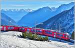 R1633 mit ABe 8/12 3514 in Alp Grüm mit Blick ins Puschlav und Veltlin.(08.12.2016)