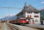 08.05.1994 Endbahnhof Scuol der RhB, Lok 607  Surselva  der BR 4/4 I mit Zug