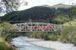 RhB Gterzug 5336 von Zernez nach Landquart am 22.08.2007 auf Inn-Viadukt bei Zernez mit E-Lok Ge 6/6 II 706 - Gbkv 5504 - Gbkv 5527 - Lb 7879 - Lb 7874 - Haikqquy 5163.
