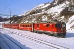 RhB - Regionalzug 1928 von Pontresina nach Scuol am 15.12.2007 Einfahrt Scuol mit E-Lok Ge 4/4II 629 - A - B - B - BDt.