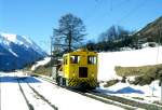 RhB LSCHZUG fr GRAUBNDEN TOURS 9723 von St.Moritz nach Scuol am 02.03.1997 Einfahrt Scuol mit Traktor Tm 2/2 83 - X 9048.