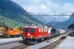 RhB GTERZUG 5246 von Scuol nach Samedan am 09.06.1993 in Zernez mit E-Lok Ge 4/4I 608 - Rw - Gbkv 5505 - Gbkv 5609 - Uce 8096 - Uce 8066 - Uce 8050 - Ucek 8065 - Uce 8068 - Uace 7993 - Uace 7994 - Haikv 5119.
