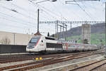 TGV Lyria 4415 durchfährt den Bahnhof Sissach.