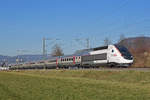 TGV Lyria 4413 fährt Richtung Bahnhof Sissach.