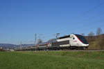 TGV Lyria 4401 fährt Richtung Bahnhof Itingen.