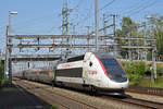 TGV Lyria 4407  Stan Wawrinka  durchfährt den Bahnhof Muttenz.