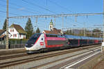 TGV Lyria 4717 durchfährt den Bahnhof Rupperswil.