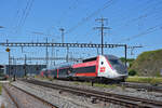 TGV Lyria 4722 durchfährt den Bahnhof Pratteln. Die Aufnahme stammt vom 11.06.2022.