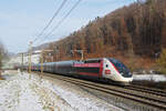 TGV Lyria 4721 fährt am 19.12.2022 Richtung Bahnhof Tecknau.