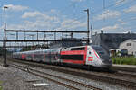 TGV Lyria 4728 durchfährt am 30.05.2023 den Bahnhof Rupperswil.