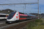 TGV Lyria 4730 durchfährt am 13.03.2023 den Bahnhof Gelterkinden.