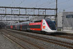 TGV Lyria 4719 durchfährt am 09.03.2026 den Bahnhof Rupperswil.