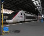 Wohl nicht vergeblich steht ein Schrubber beim TGV Lyria...
Lausanne, den 18. Mai 2013