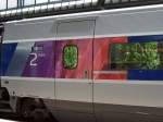 Designe des Zwischenwagens 2.Klasse TGV POS 4406 an der Tr, die knstlerische Gestaltung des Zuges innen und aussen ist nach meiner Meinung der SNCF sehr gut gelungen, ich kenne einige TGV-Typen,